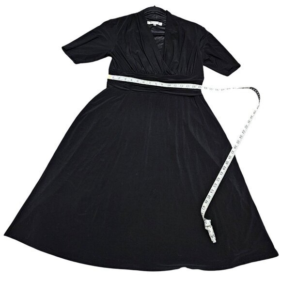 Evan Picone Black Knee-Length Dress With Rushed Waist Detail, Short Sleeves & V- - Picture 4 of 9